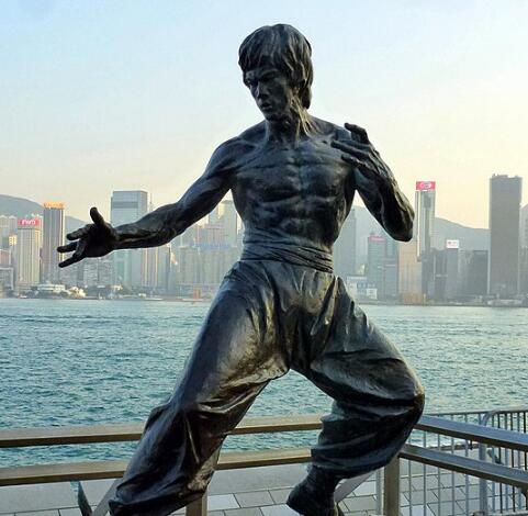 Remembering the Trailblazing Life of Martial Arts Legend Bruce Lee 🥋☯️